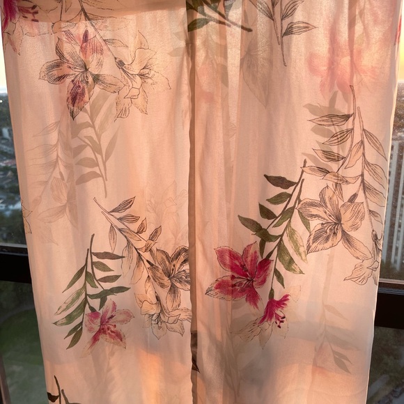 DYNAMITE White Floral Ruffle Dress - Picture 9 of 10